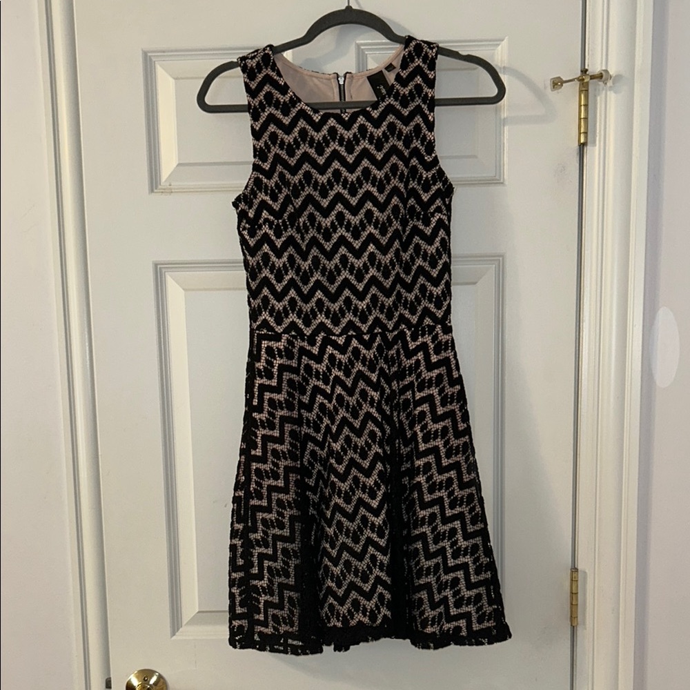 Chic Chevron Patterned Dress